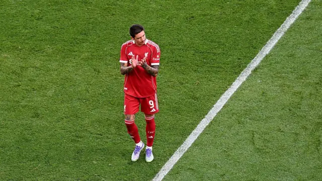 Darwin Nunez of Liverpool applauds the fans