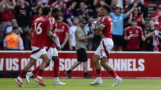 Forest players celebrate against Leicester 