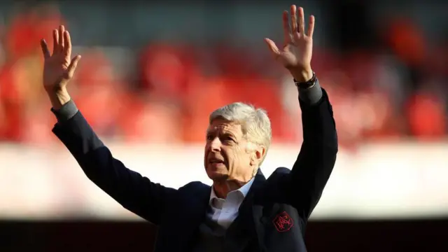 Arsene Wenger, Manager of Arenal shows appreciation to the fans after the Premier League match between Arsenal and Burnley at Emirates Stadium on May 6, 2018