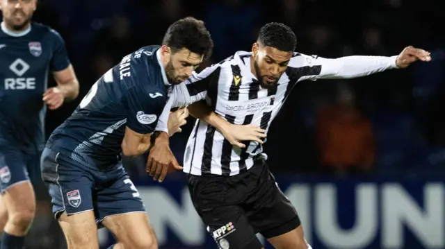 Ross County's Will Nightingale and St Mirren's Jonah Ayunga