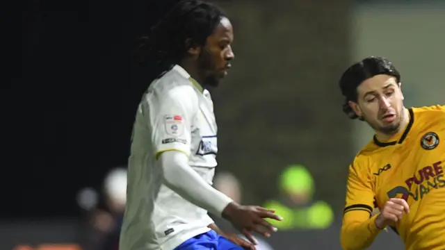 Romaine Sawyers challenges Newport's Anthony Glennon