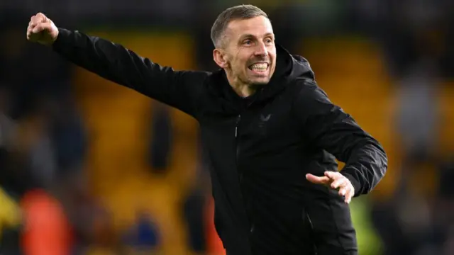 Wolves manager Gary O'Neil celebrates