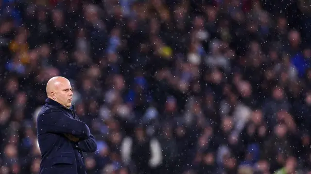 Arne Slot manager / head coach of Liverpool reacts during a Premier League match between Manchester City and Liverpool 