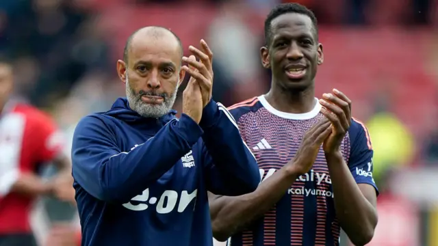 Nuno Espirito Santo applauds Nottingham Forest supporters