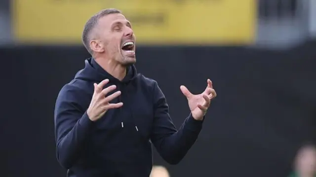 Gary O'Neil reacts during Wolves' defeat to Manchester City