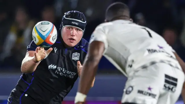Fin Richardson playing for Glasgow Warriors against Sharks