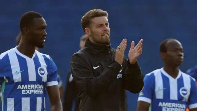 Fabian Hurzeler applauds fans during pre-season