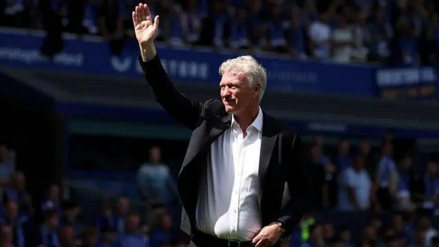 David Moyes waves to the crowd at Goodison Park