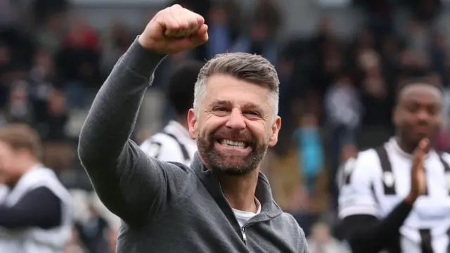 St Mirren manager Stephen Robinson