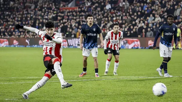 Pepi in action for PSV