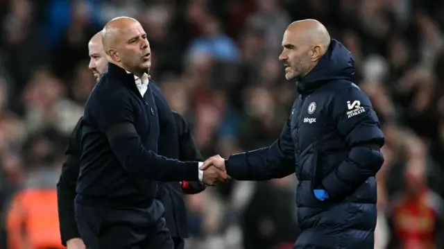 Arne Slot and Enzo Maresca shake hands