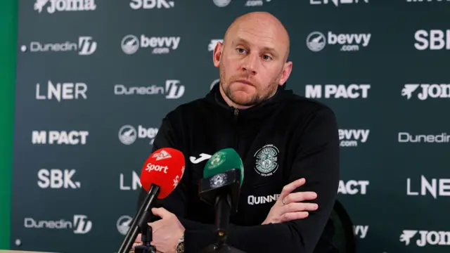 Hibs head coach David Gray