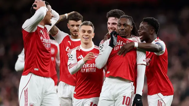 Eberechi Eze of Arsenal celebrates