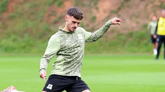 Jamie Paterson in Plymouth training 