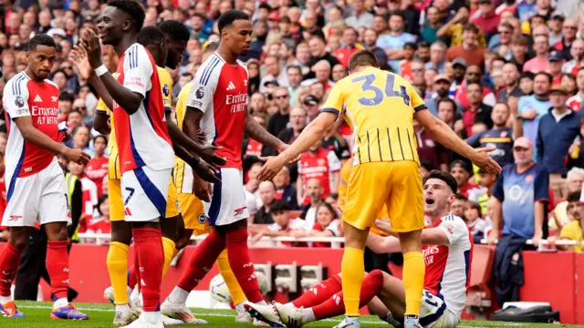 Joel Veltman argues with Declan Rice