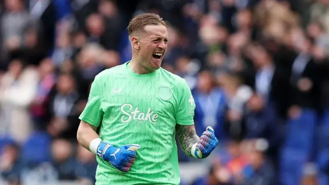 Jordan Pickford celebrates for Everton