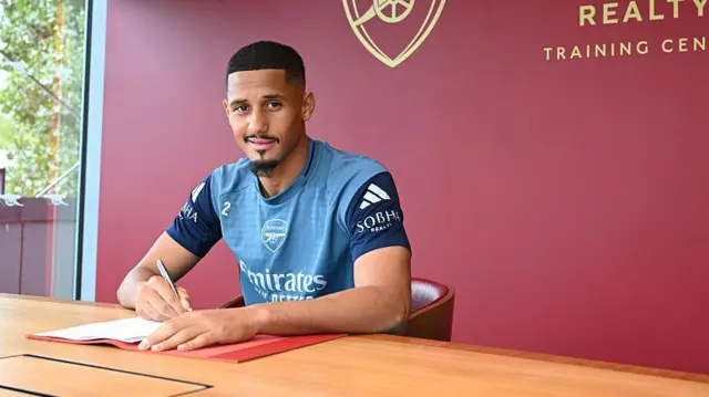 William Saliba signing contract at Arsenal