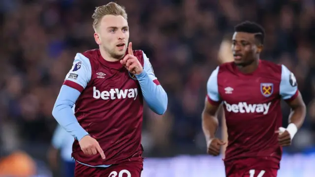 Jarrod Bowen of West Ham United celebrates