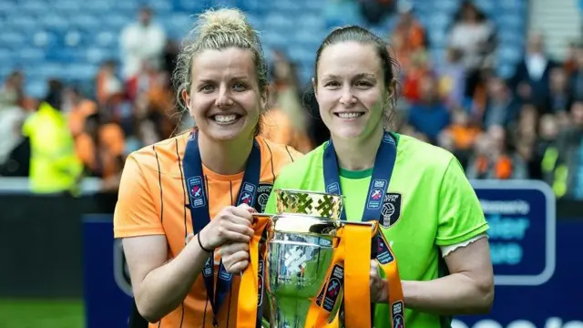  Glasgow City's Hayley Lauder and Lee Gibson celebrate with the league trophy