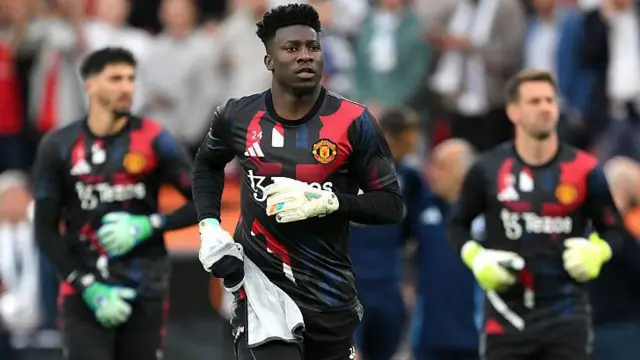 Manchester United goalkeepers in training