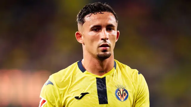 Yeremy Pino looks on for Villarreal