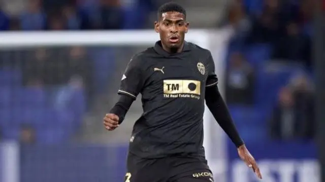 Cristhian Mosquera in action for Valencia