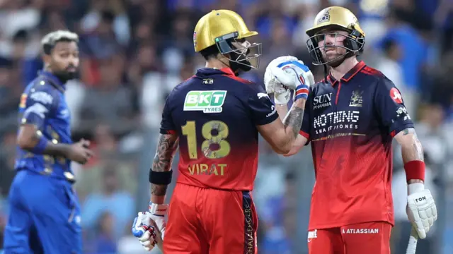 Virat Kohli (left) and Phil Salt batting for RCB