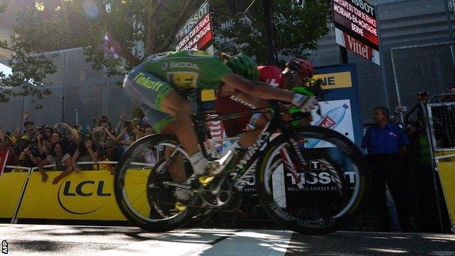 Peter Sagan wins a third stage of the 2016 Tour