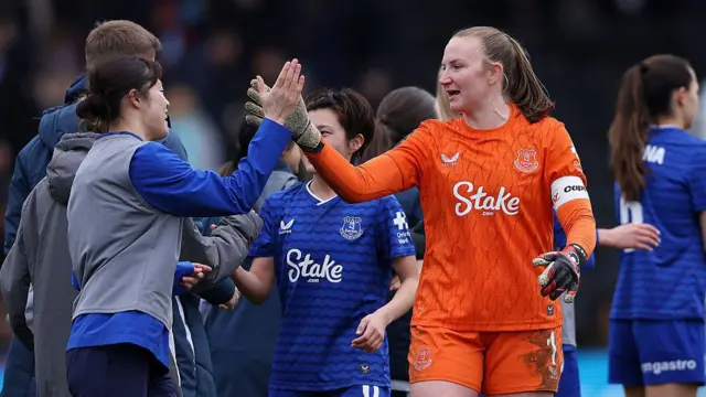Brosnan and co shake hands after winning at London City Lionesses