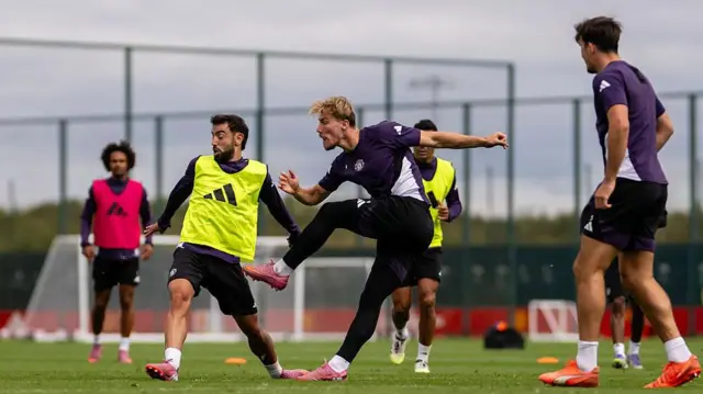 Rasmus Hojlund in action during a first team training session