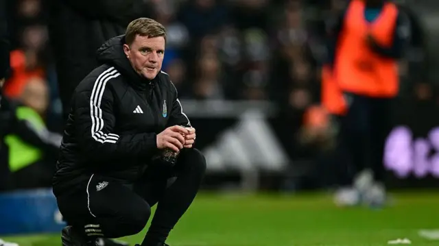  Newcastle United Head Coach Eddie Howe looks on