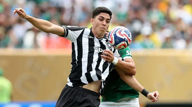  Jair Cunha #32 of Botafogo