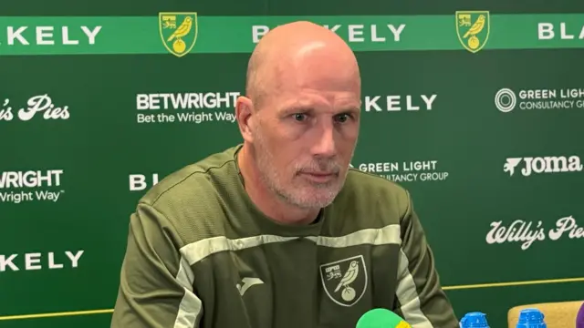 Philippe Clement at press conference