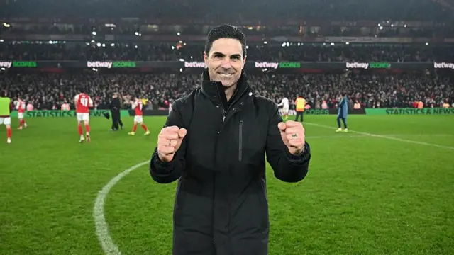 Mikel Arteta doing two fist pumps