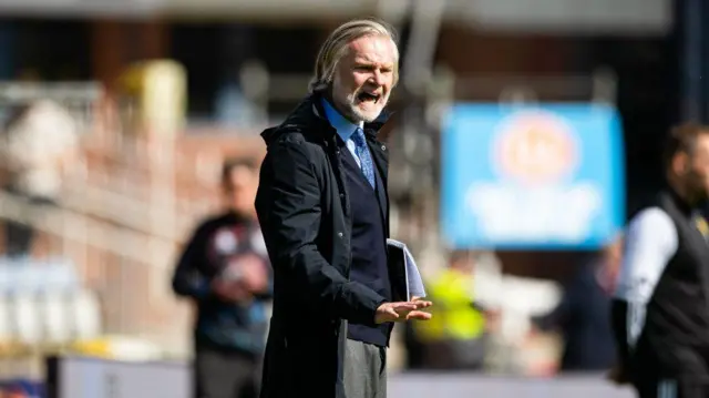 Dundee head coach Steven Pressley