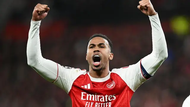 Gabriel Magalhaes playing for Arsenal
