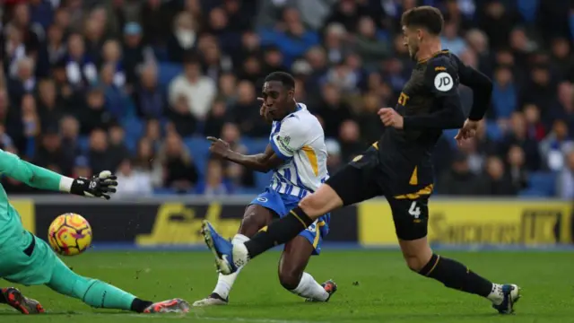 Danny Welbeck of Brighton & Hove Albion scores a goal to put Brighton & Hove Albion 1-0 ahead during the Premier League match between Brighton & Hove Albion FC and Wolverhampton Wanderers FC at Amex Stadium on October 26, 2024