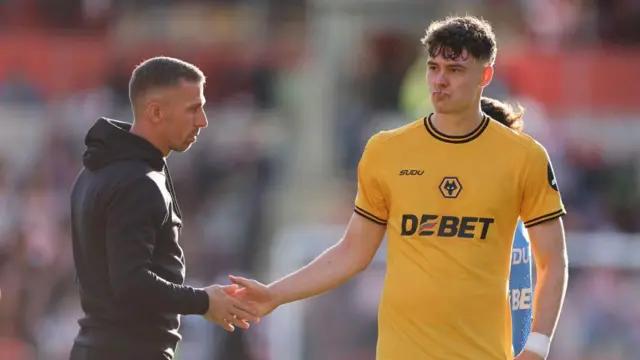 Gary O'Neil manager / head coach of Wolverhampton Wanderers with Jorgen Strand Larsen