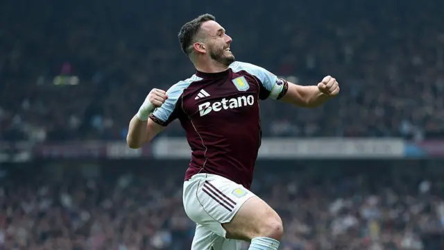  John McGinn of Aston Villa celebrates