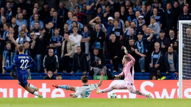Kiernan Dewsbury-Hall scores for Chelsea