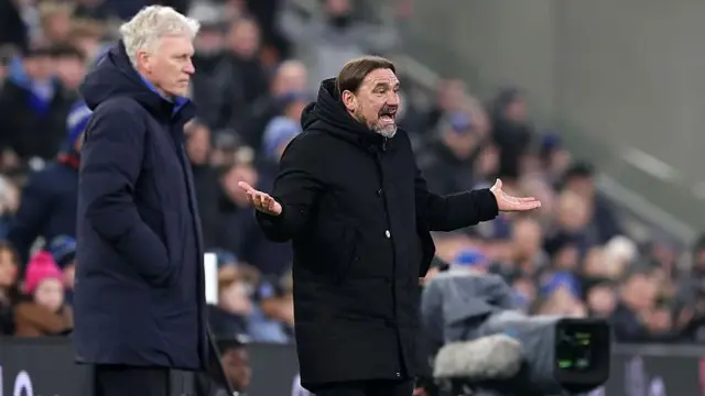 Daniel Farke, manager of Leeds United, alongside David Moyes