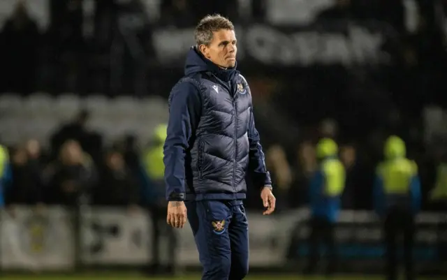 PAISLEY, SCOTLAND - OCTOBER 30: St Johnstone manager Simo Valakari during a William Hill Premiership match between St Mirren and St Johnstone at the SMiSA Stadium, on October 30, 2024, in Paisley, Scotland. (Photo by Paul Byars / SNS Group)