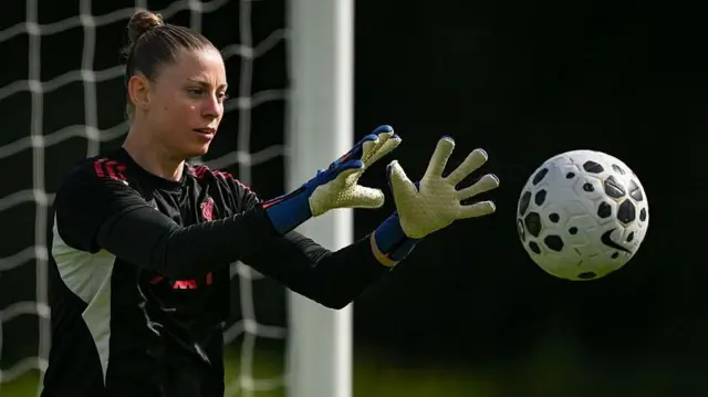 Rafaela Borggrafe catches the ball