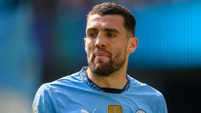Mateo Kovacic playing for Manchester City