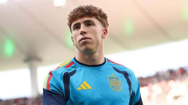 Victor Munoz in a Spain training kit