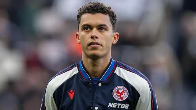 Brennan Johnson warms up for Crystal Palace