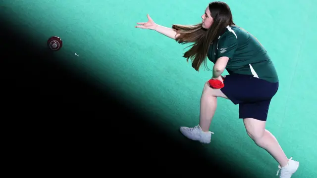 Shauna O’Neill delivers bowl
