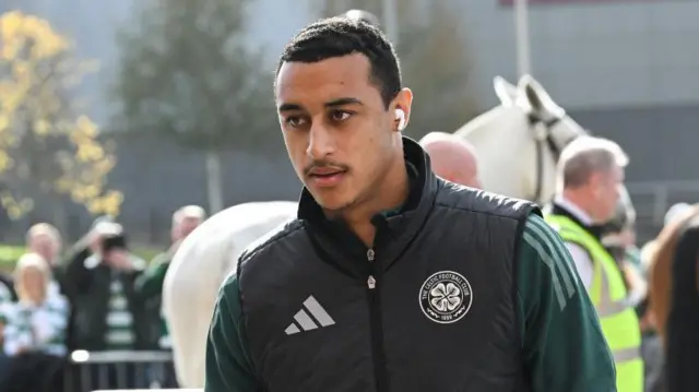 GLASGOW, SCOTLAND - OCTOBER 19: Celtic's Adam Idah arrives ahead of a William Hill Premiership match between Celtic and Aberdeen at Celtic Park, on October 19, 2024, in Glasgow, Scotland. (Photo by Rob Casey / SNS Group)