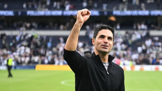 Mikel Arteta celebrates after Arsenal's victory 