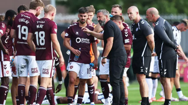 Derek McInnes and Hearts players
